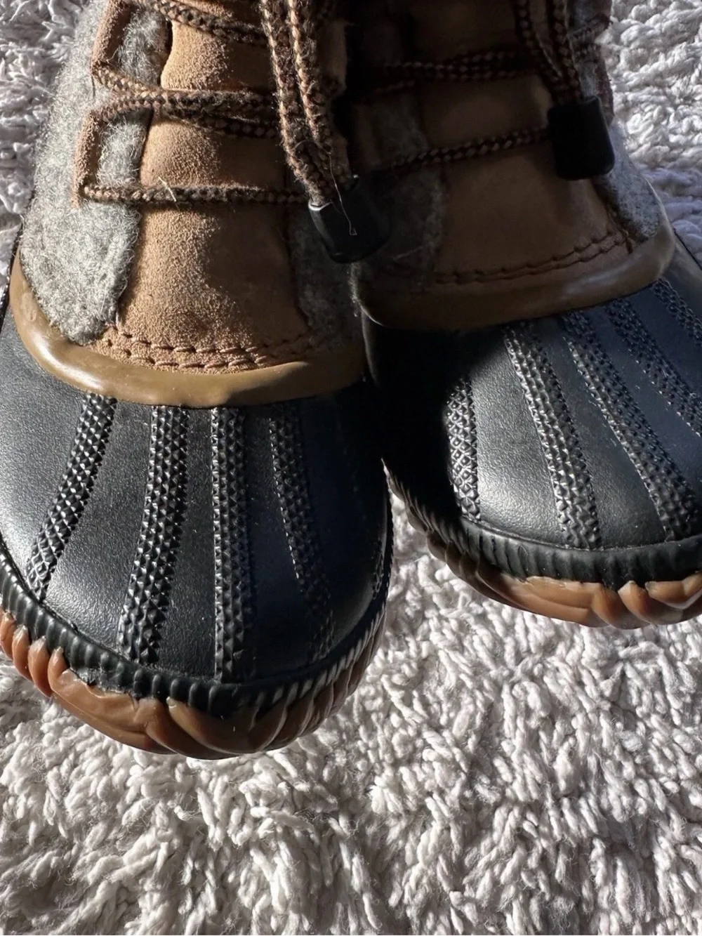 Sorel Brown and Gray Sherpa-Lined Waterproof Winter Duck Boots size 5